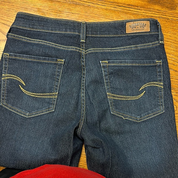 Signature by Levi Strauss & Co. Women's Dark Wash Boot Cut Jeans - Picture 3 of 6